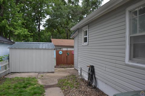Tiny photo for 410 E 2nd Ave, Emporia, KS 66801 (MLS # 244830)