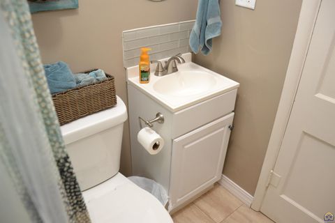 Tiny photo for 410 E 2nd Ave, Emporia, KS 66801 (MLS # 244830)