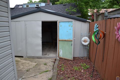 Tiny photo for 410 E 2nd Ave, Emporia, KS 66801 (MLS # 244830)