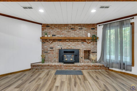 Tiny photo for 2331 SE Libra Ave, Topeka, KS 66605 (MLS # 246060)