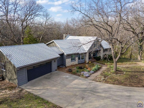 Tiny photo for 2331 SE Libra Ave, Topeka, KS 66605 (MLS # 246060)