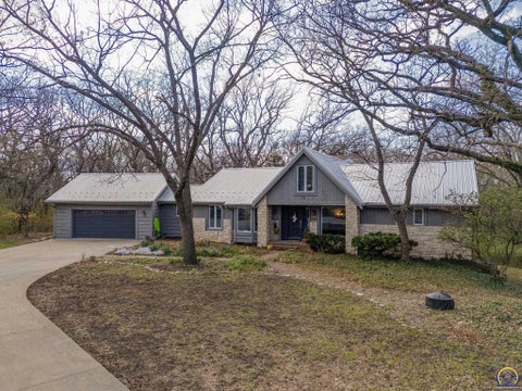 Tiny photo for 2331 SE Libra Ave, Topeka, KS 66605 (MLS # 246060)