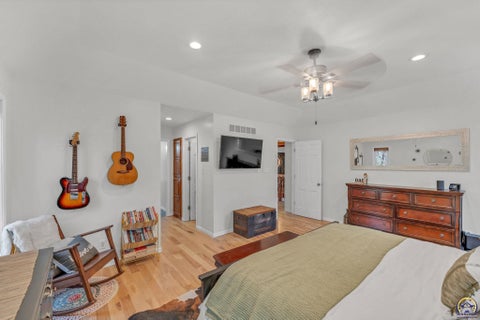 Tiny photo for 2331 SE Libra Ave, Topeka, KS 66605 (MLS # 246060)