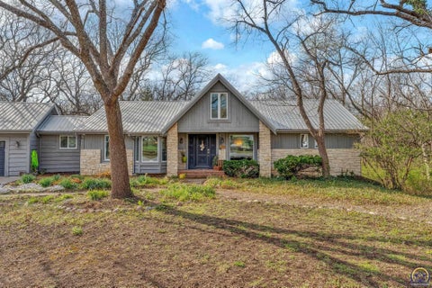 Tiny photo for 2331 SE Libra Ave, Topeka, KS 66605 (MLS # 246060)