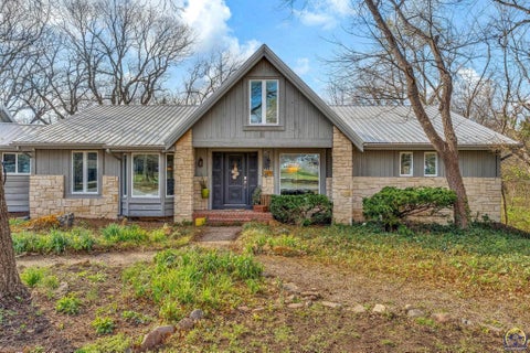 Tiny photo for 2331 SE Libra Ave, Topeka, KS 66605 (MLS # 246060)