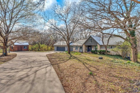 Tiny photo for 2331 SE Libra Ave, Topeka, KS 66605 (MLS # 246060)