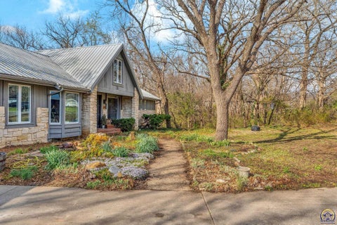 Tiny photo for 2331 SE Libra Ave, Topeka, KS 66605 (MLS # 246060)