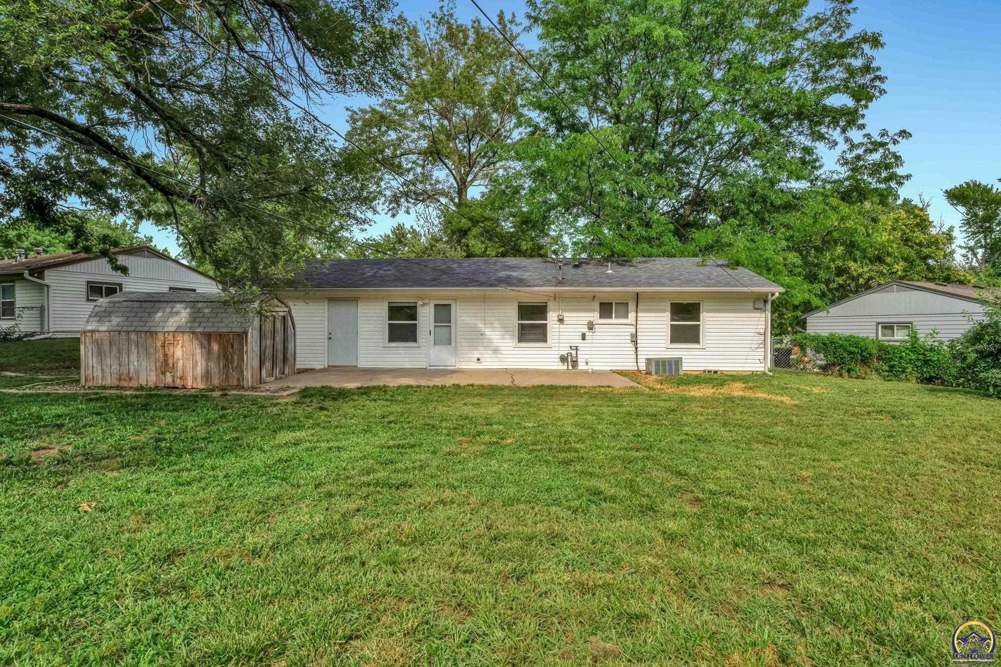 Topeka, Kansas 66605, United States, 3 Bedrooms Bedrooms, ,2 BathroomsBathrooms,Residential,Pending,51462