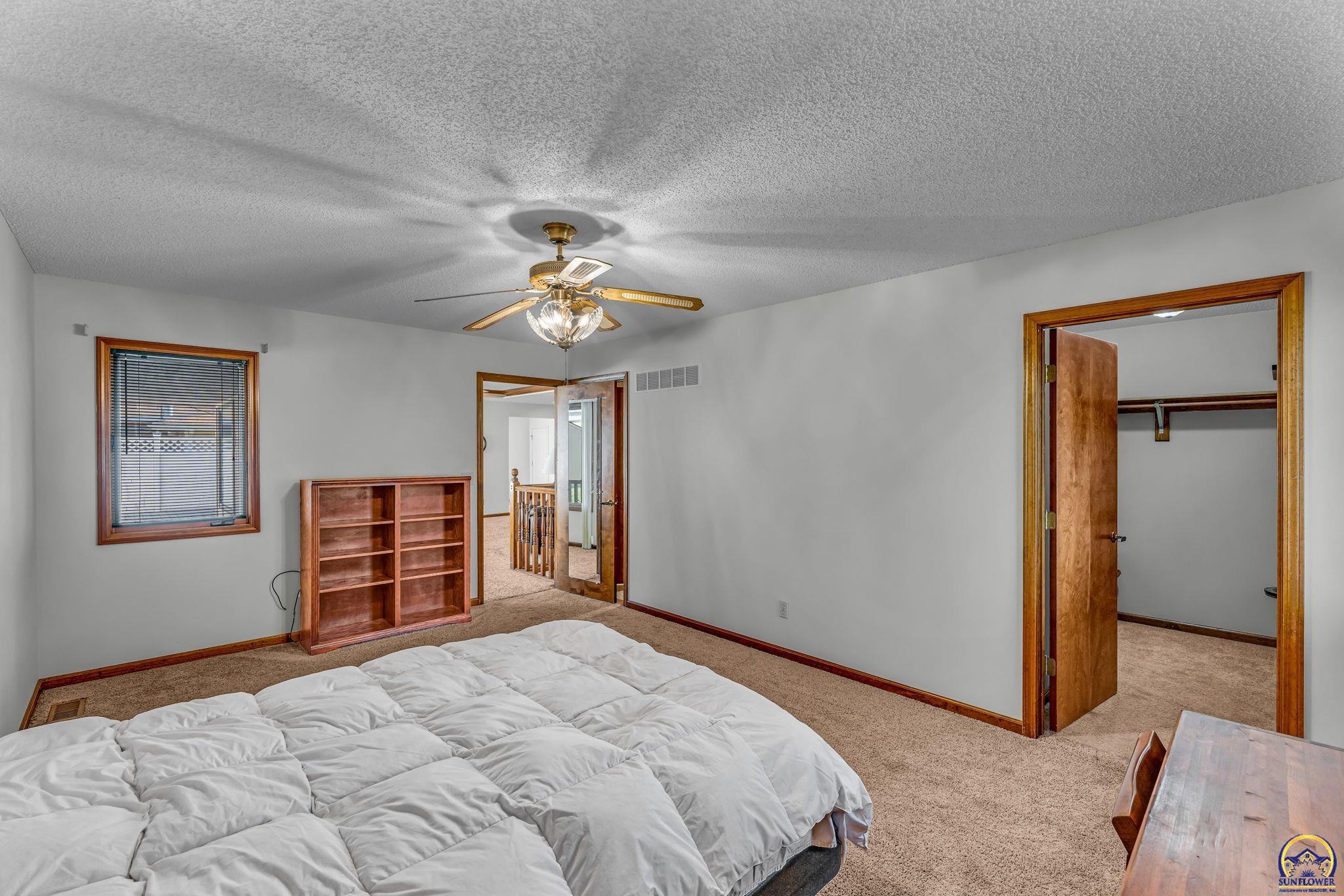 Topeka, Kansas 66614, United States, 2 Bedrooms Bedrooms, ,2 BathroomsBathrooms,Residential,Pending,91532