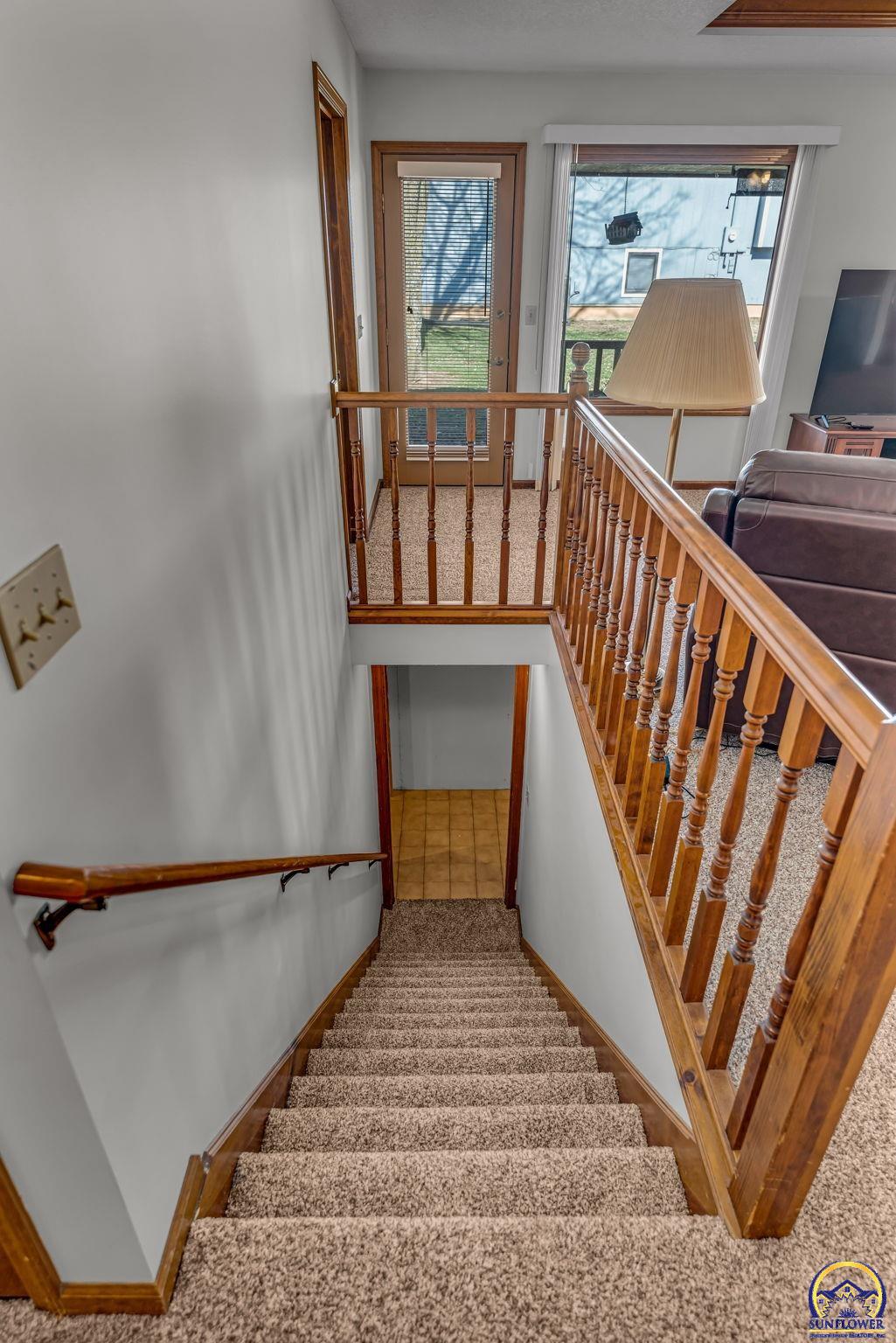 Topeka, Kansas 66614, United States, 2 Bedrooms Bedrooms, ,2 BathroomsBathrooms,Residential,Pending,91532