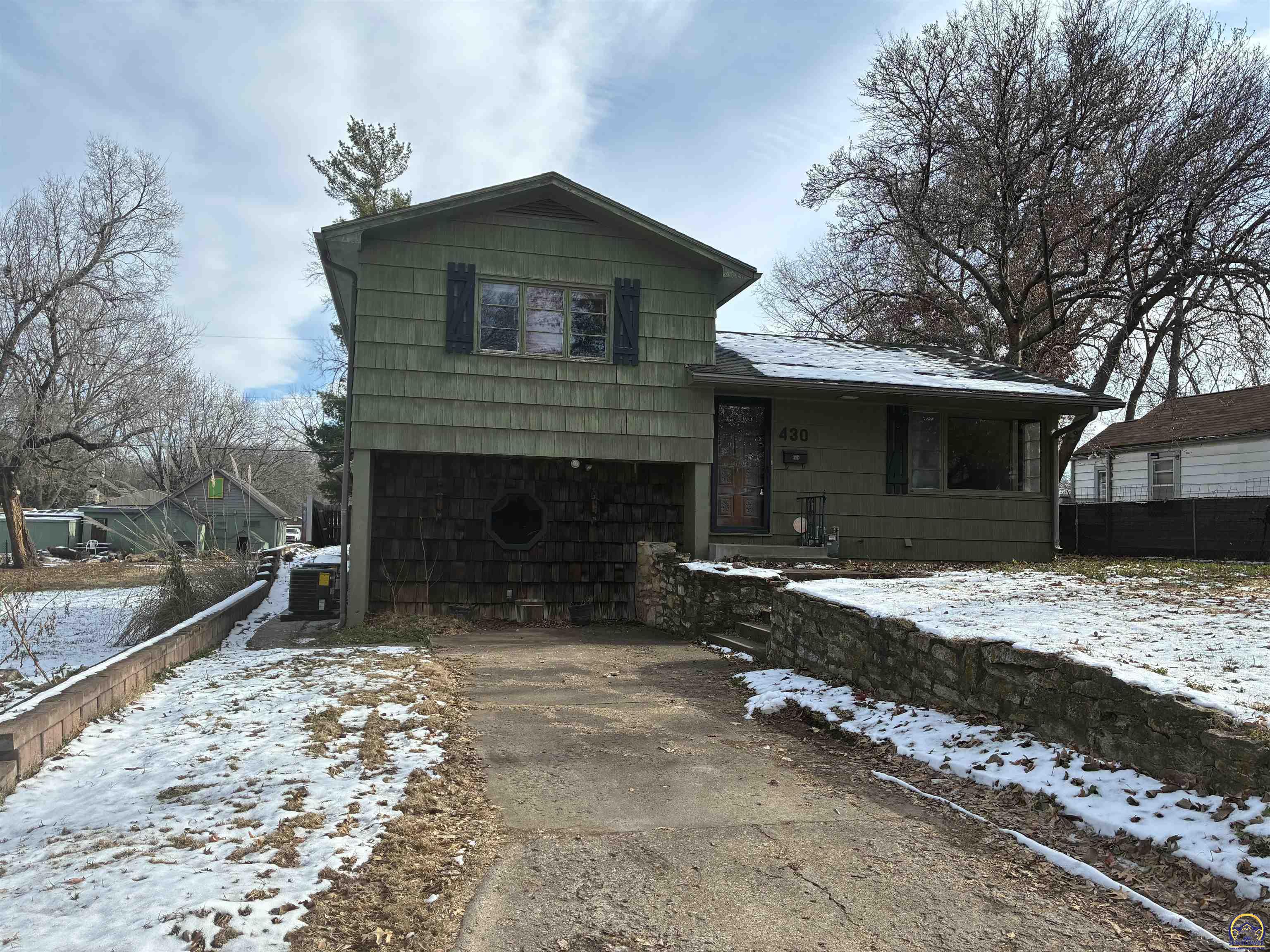 Topeka, Kansas 66616, United States, 3 Bedrooms Bedrooms, ,2 BathroomsBathrooms,Residential,Active,251943