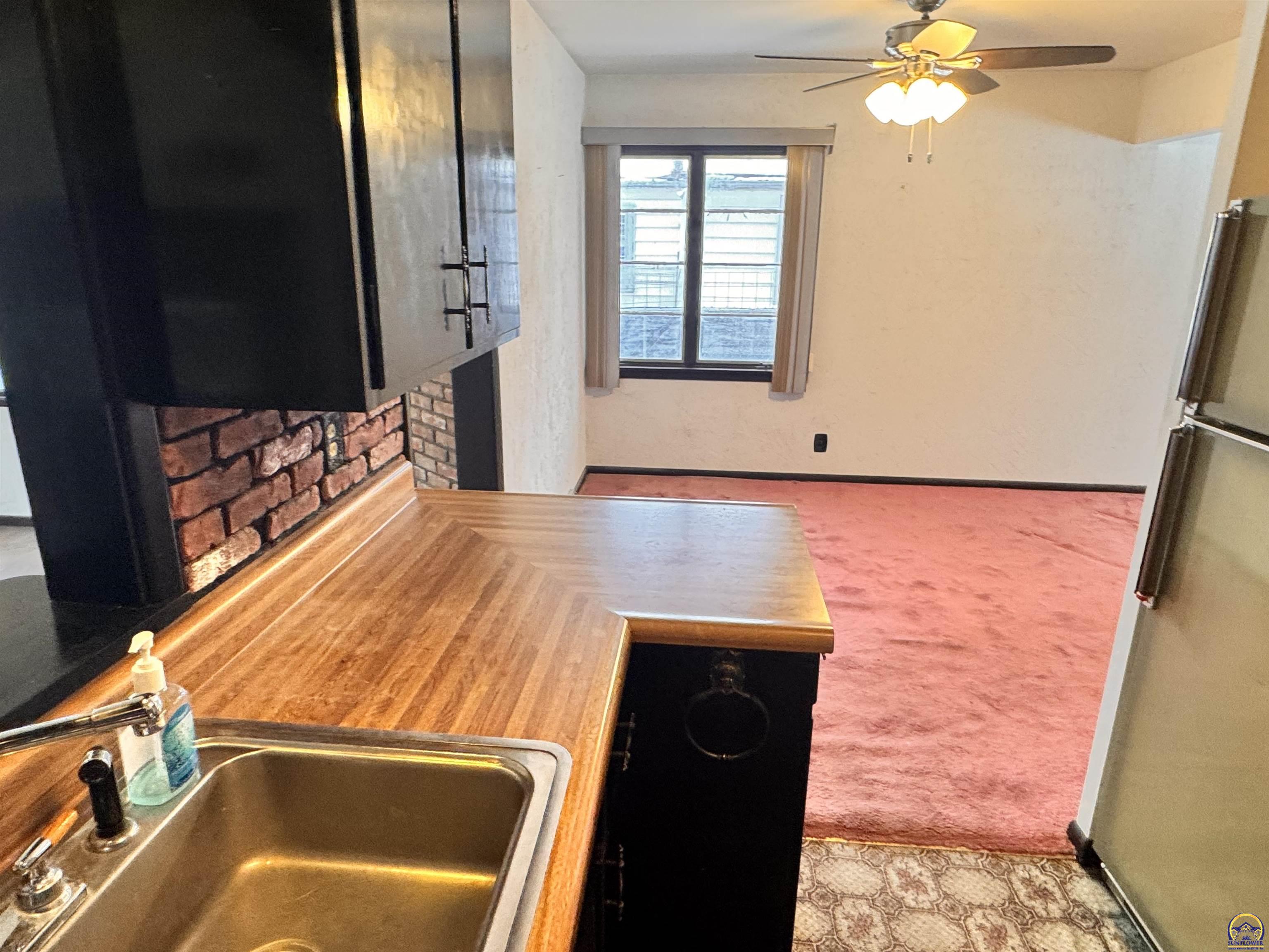 Topeka, Kansas 66616, United States, 3 Bedrooms Bedrooms, ,2 BathroomsBathrooms,Residential,Active,251943