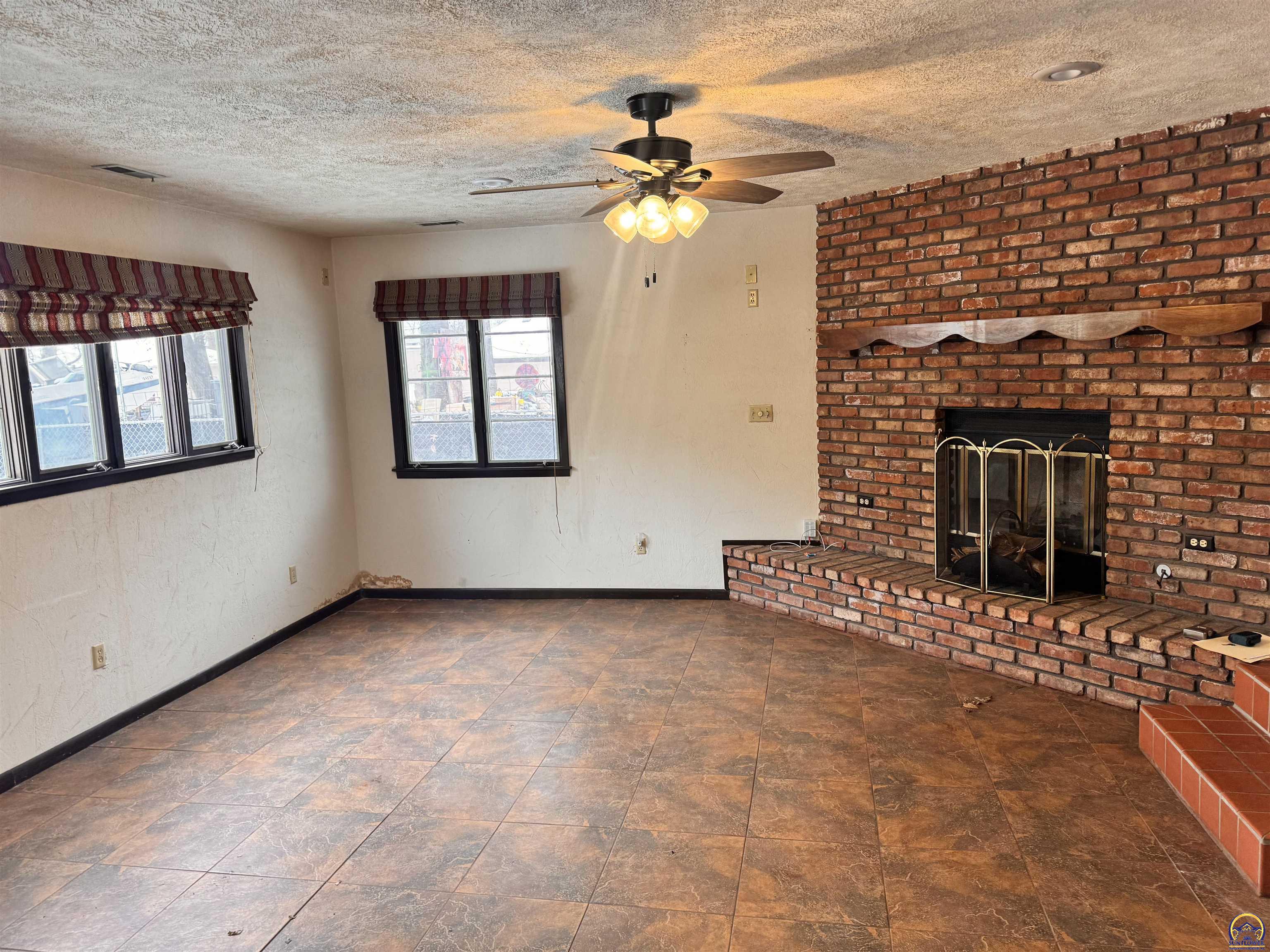 Topeka, Kansas 66616, United States, 3 Bedrooms Bedrooms, ,2 BathroomsBathrooms,Residential,Active,251943