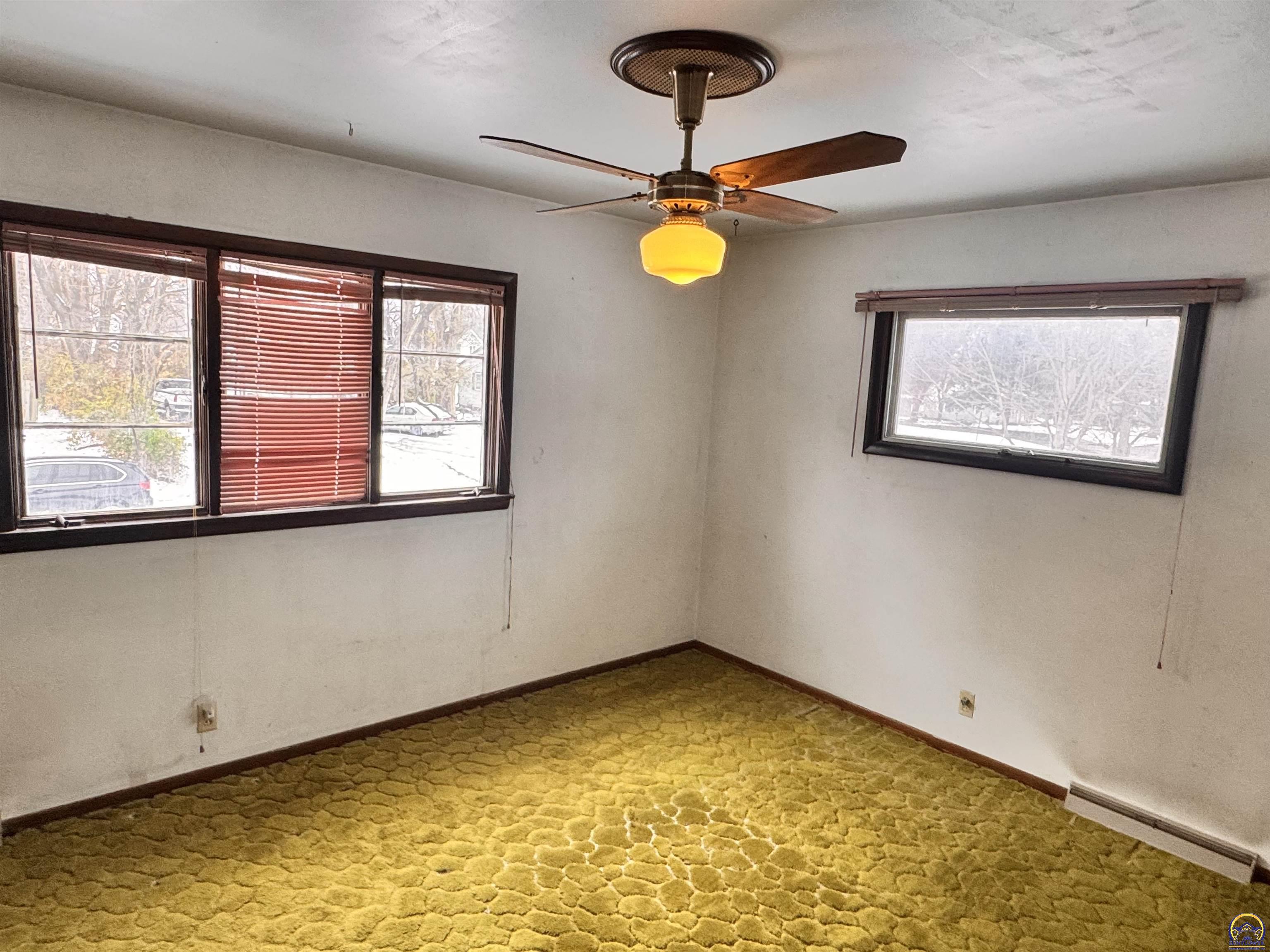 Topeka, Kansas 66616, United States, 3 Bedrooms Bedrooms, ,2 BathroomsBathrooms,Residential,Active,251943