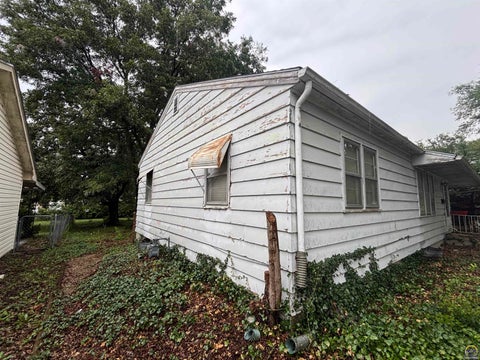 Tiny photo for 1041 Woodland St, Emporia, KS 66801 (MLS # 246604)