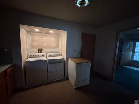 Tiny photo for 1041 Woodland St, Emporia, KS 66801 (MLS # 246604)
