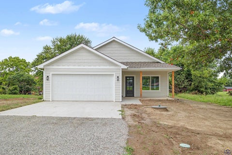 Photo of 8711 Willow Ln, Ozawkie, KS 66070 (MLS # 246010)