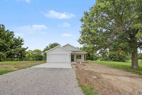 Tiny photo for 8711 Willow Ln, Ozawkie, KS 66070 (MLS # 246010)