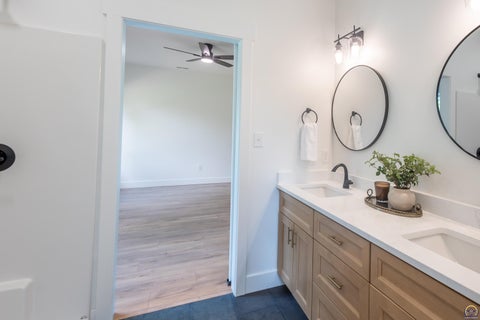 Tiny photo for 8711 Willow Ln, Ozawkie, KS 66070 (MLS # 246010)