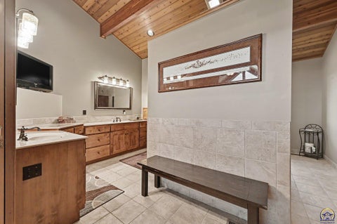 Tiny photo for 521 N 1450th Rd, Lawrence, KS 66049 (MLS # 246297)