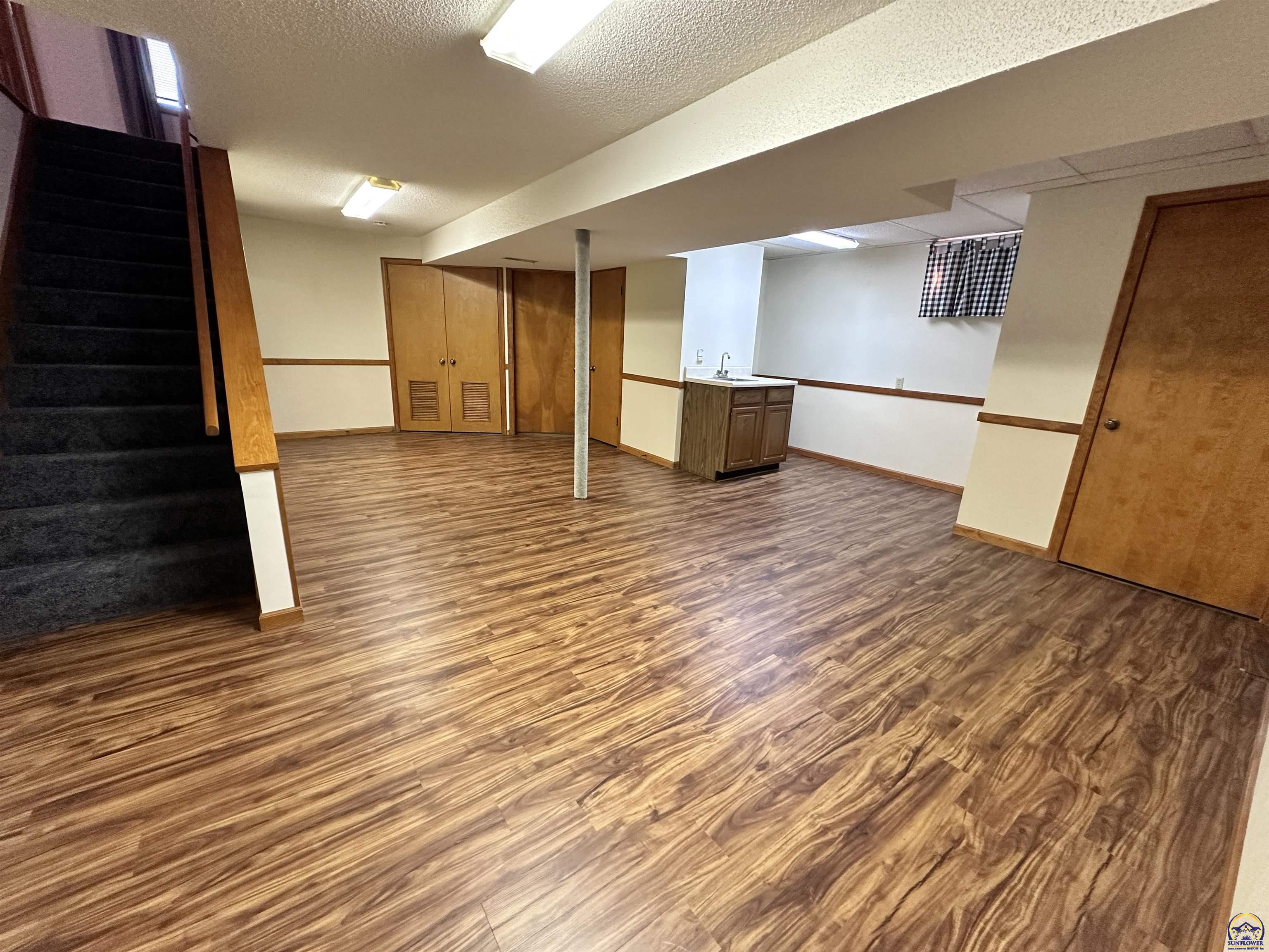 Topeka, Kansas 66614, United States, 3 Bedrooms Bedrooms, ,3 BathroomsBathrooms,Residential,Pending,46795