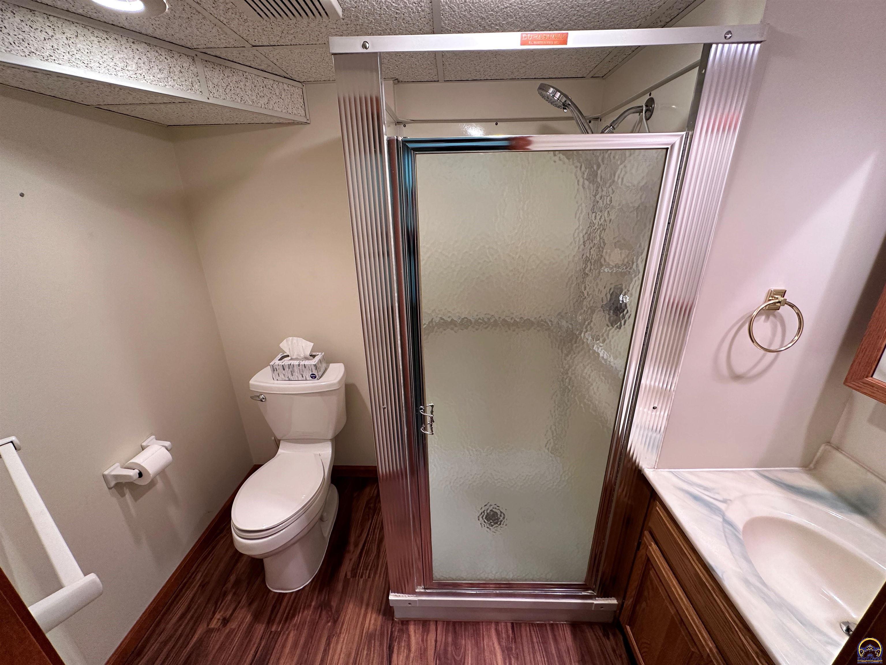 Topeka, Kansas 66614, United States, 3 Bedrooms Bedrooms, ,3 BathroomsBathrooms,Residential,Pending,46795