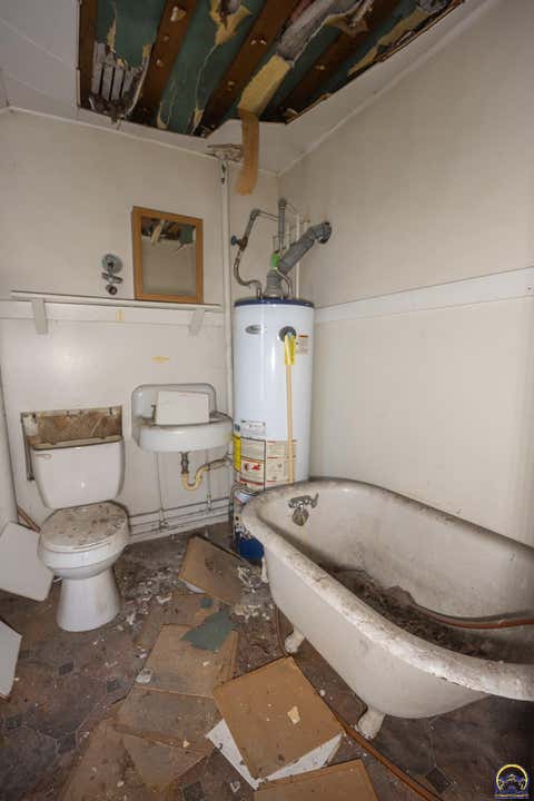 Tiny photo for 622 SW Lincoln St, Topeka, KS 66606 (MLS # 243148)
