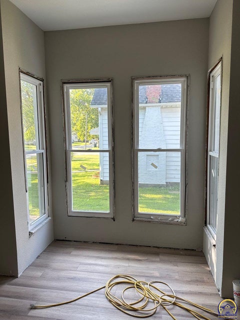 Tiny photo for 905 Neosho St, Emporia, KS 66801 (MLS # 246861)