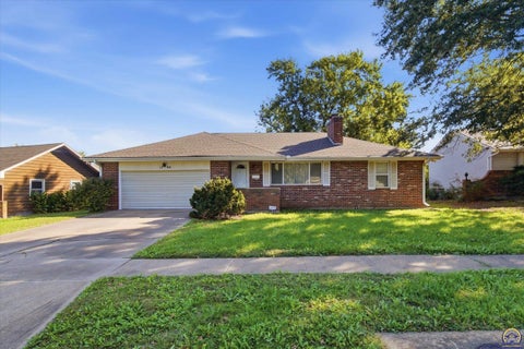 Tiny photo for 1706 SW Arrowhead Rd, Topeka, KS 66604 (MLS # 246943)