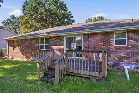 Tiny photo for 1706 SW Arrowhead Rd, Topeka, KS 66604 (MLS # 246943)