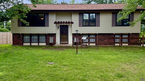 Tiny photo for 3331 NW 42nd Ter, Topeka, KS 66618 (MLS # 244776)