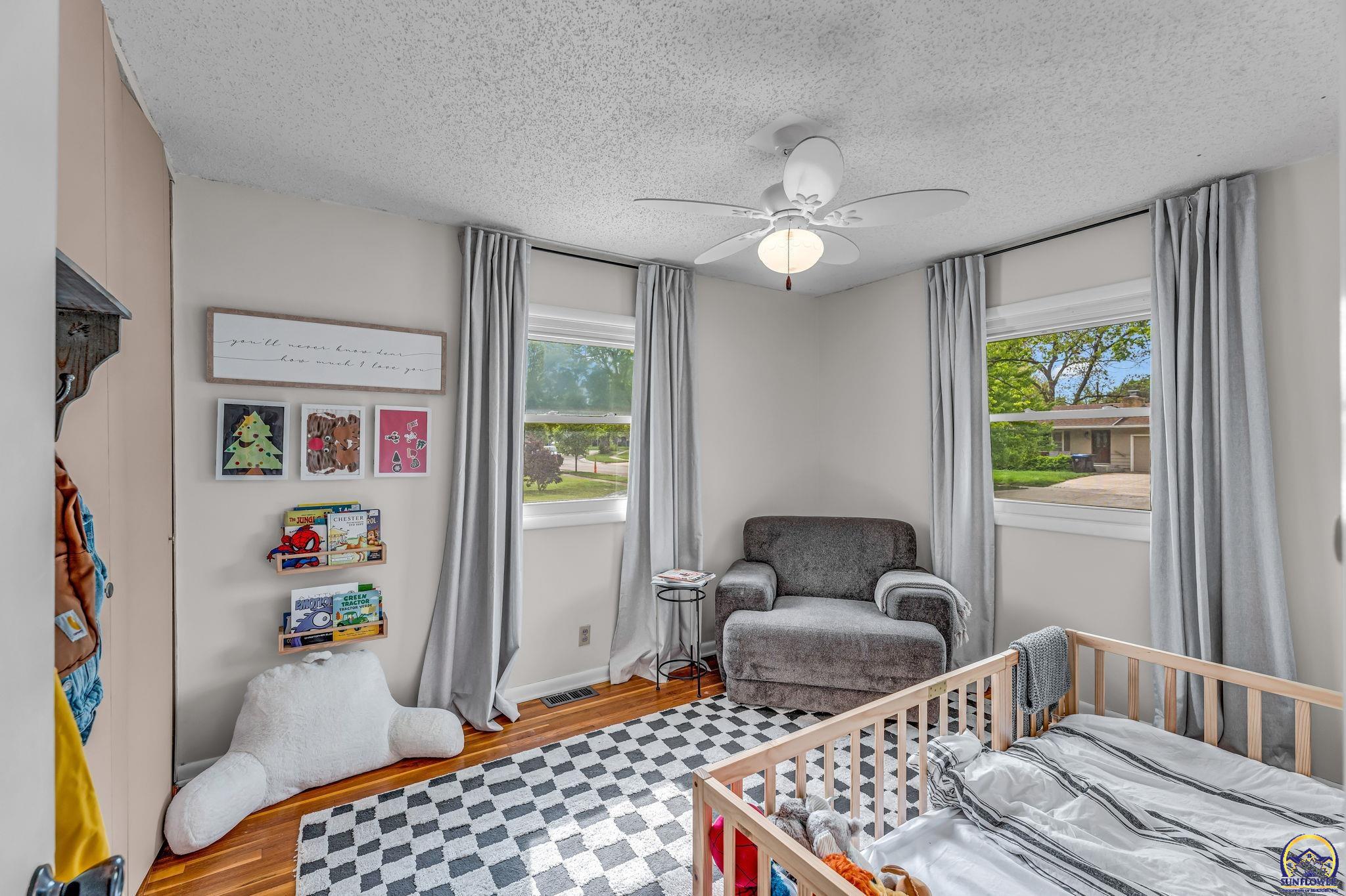 Topeka, Kansas 66604, United States, 4 Bedrooms Bedrooms, ,3 BathroomsBathrooms,Residential,Pending,119601