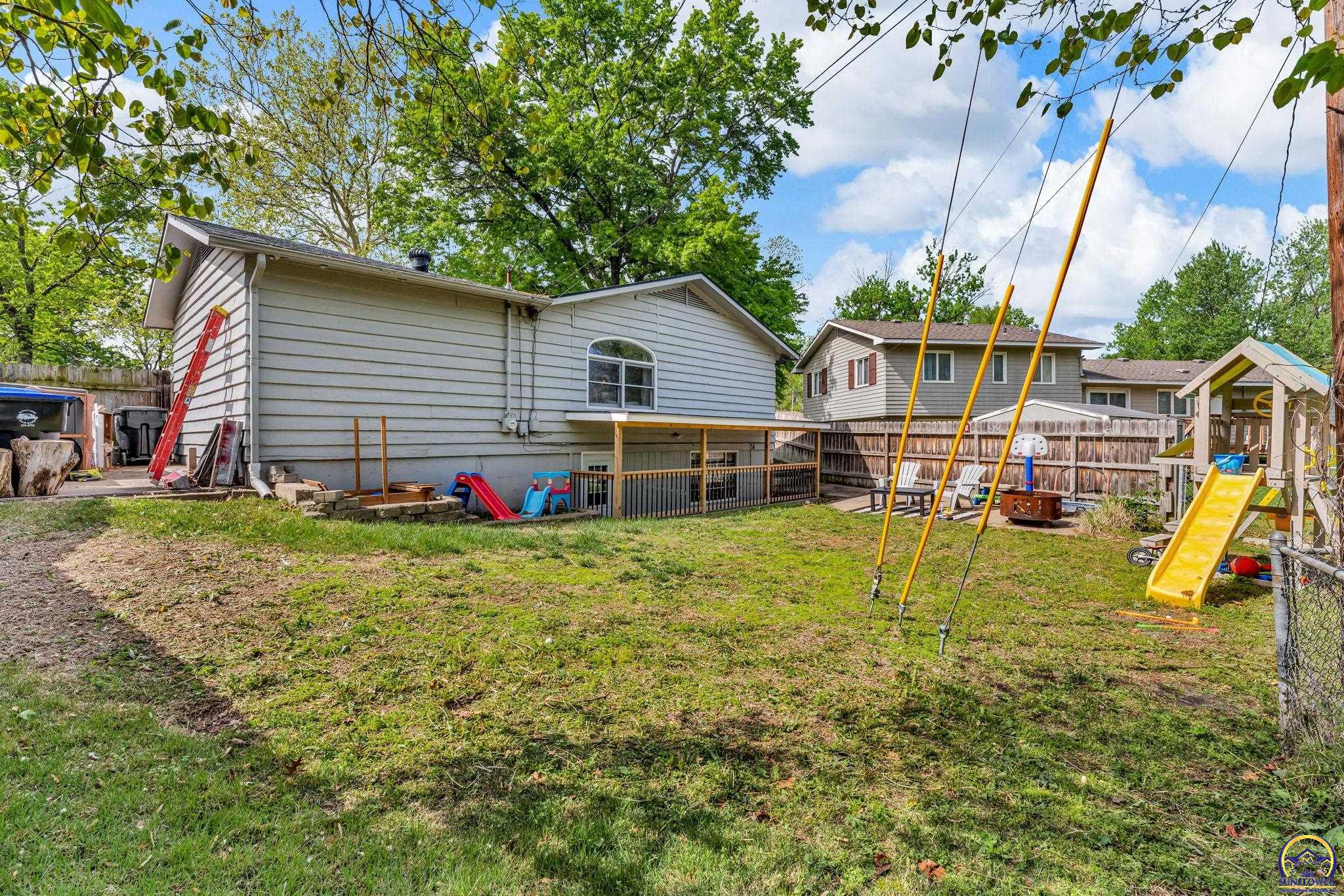 Topeka, Kansas 66604, United States, 4 Bedrooms Bedrooms, ,3 BathroomsBathrooms,Residential,Pending,119601