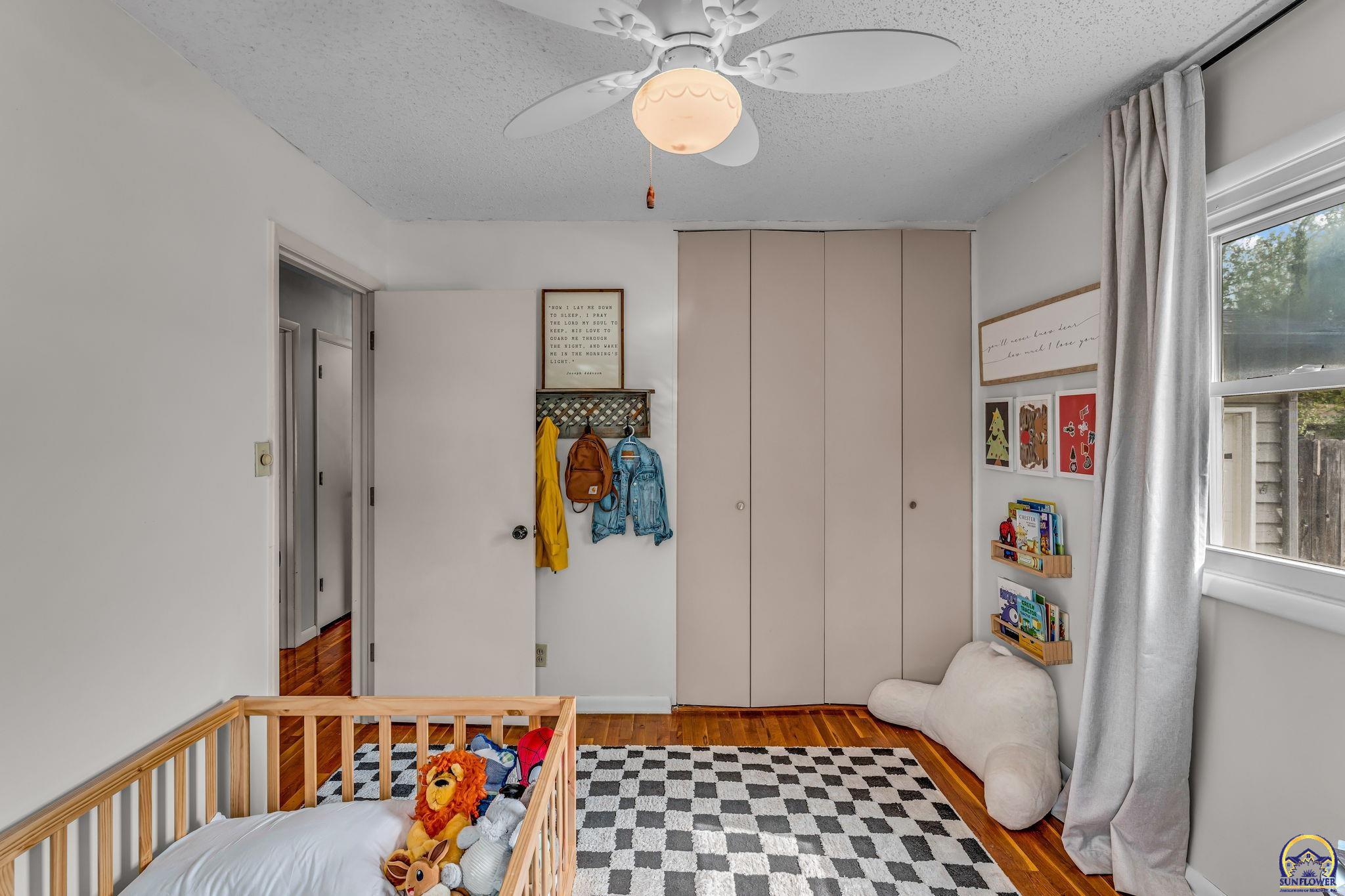 Topeka, Kansas 66604, United States, 4 Bedrooms Bedrooms, ,3 BathroomsBathrooms,Residential,Pending,119601