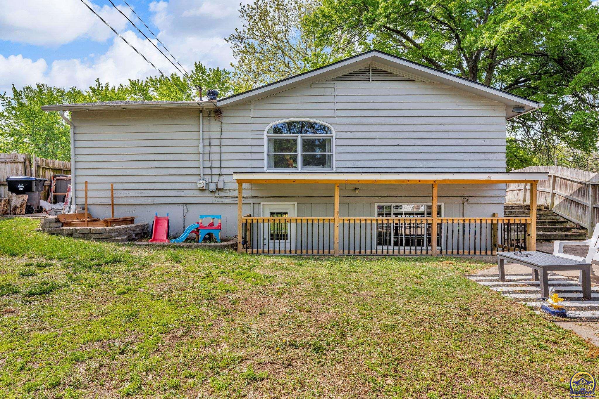 Topeka, Kansas 66604, United States, 4 Bedrooms Bedrooms, ,3 BathroomsBathrooms,Residential,Pending,119601