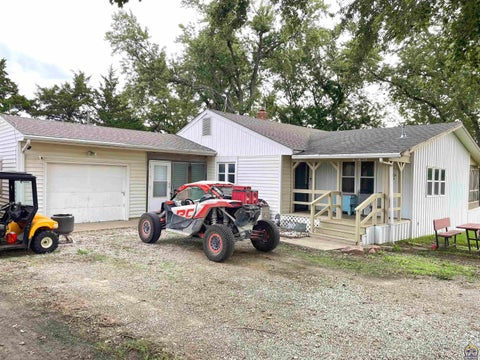 Photo of 4954 Clark Rd, Meriden, KS 66512 (MLS # 246837)
