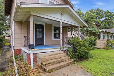 Tiny photo for 1216 SW Boswell Ave, Topeka, KS 66604 (MLS # 245852)