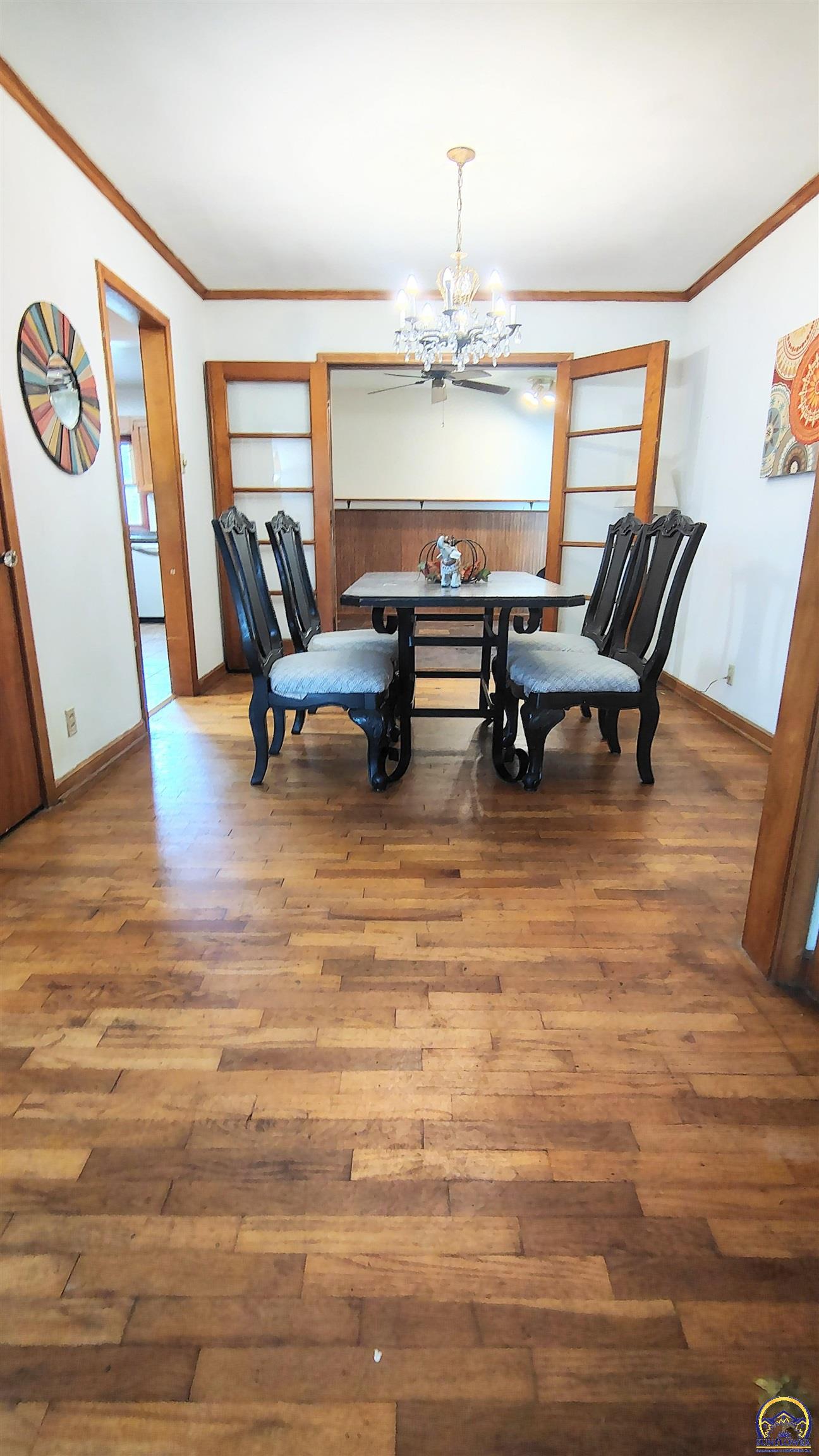 Topeka, Kansas 66604, United States, 4 Bedrooms Bedrooms, ,3 BathroomsBathrooms,Residential,Pending,212574