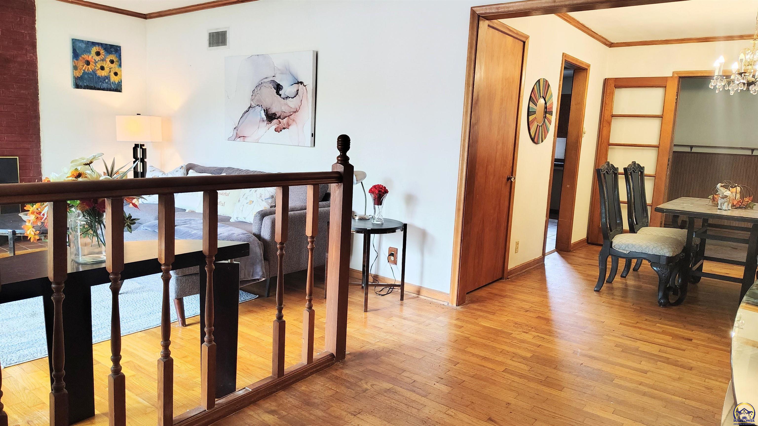 Topeka, Kansas 66604, United States, 4 Bedrooms Bedrooms, ,3 BathroomsBathrooms,Residential,Pending,212574