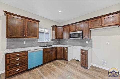 Tiny photo for 121 S Cedar St, Ottawa, KS 66067 (MLS # 246624)