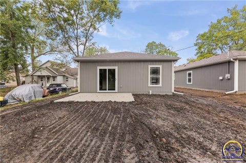 Tiny photo for 121 S Cedar St, Ottawa, KS 66067 (MLS # 246624)