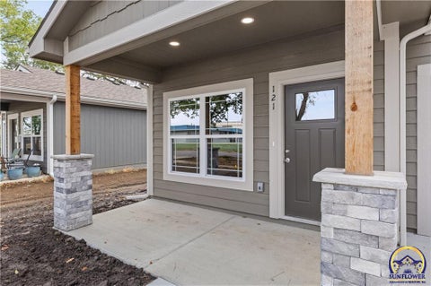 Tiny photo for 121 S Cedar St, Ottawa, KS 66067 (MLS # 246624)
