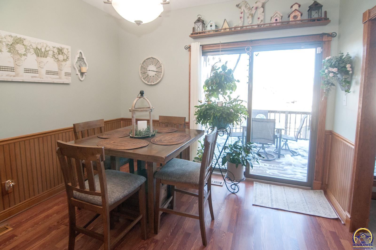 Topeka, Kansas 66614, United States, 4 Bedrooms Bedrooms, ,3 BathroomsBathrooms,Residential,Pending,16918