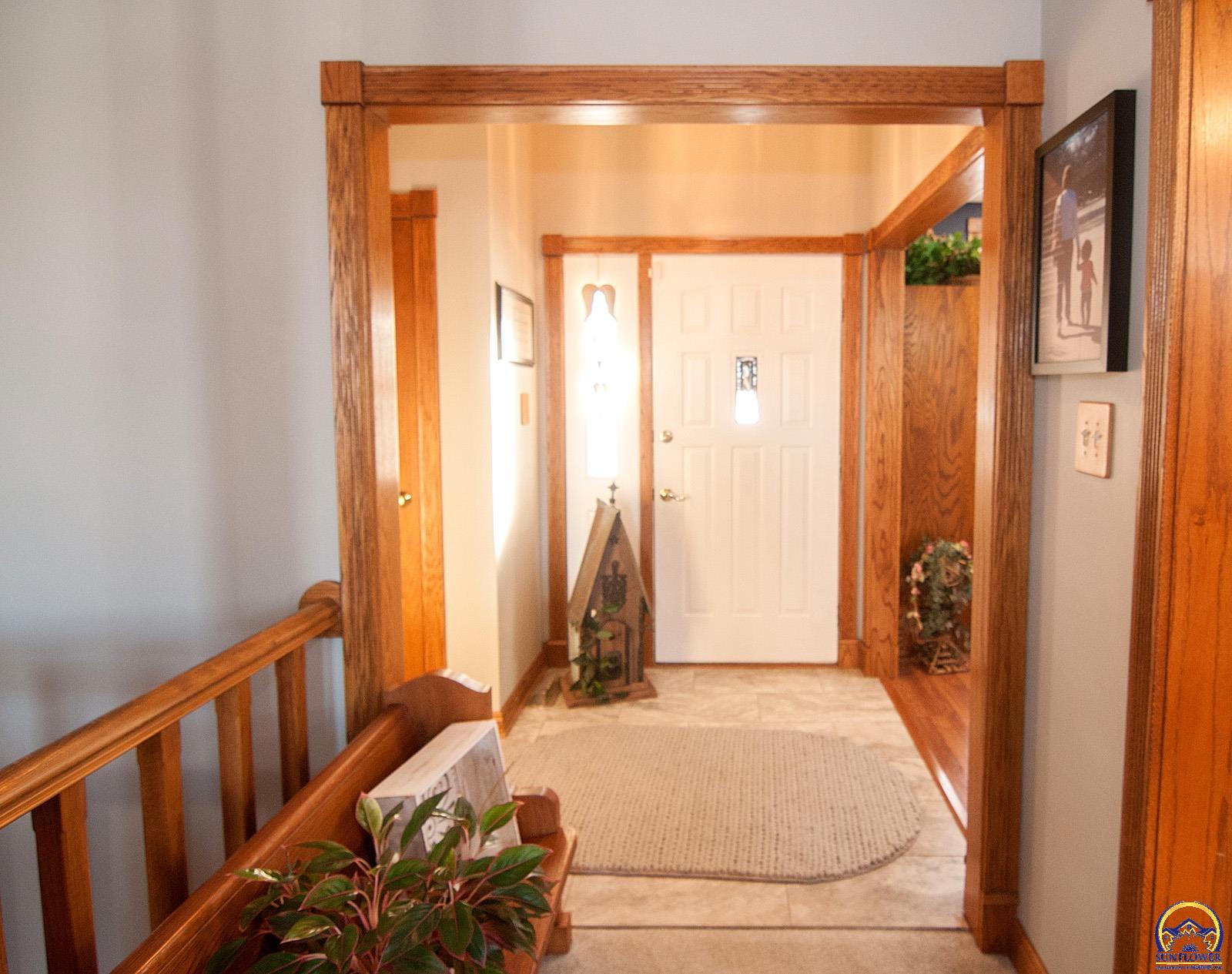 Topeka, Kansas 66614, United States, 4 Bedrooms Bedrooms, ,3 BathroomsBathrooms,Residential,Pending,16918