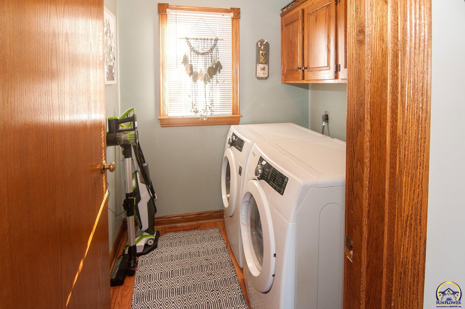 Topeka, Kansas 66614, United States, 4 Bedrooms Bedrooms, ,3 BathroomsBathrooms,Residential,Pending,16918