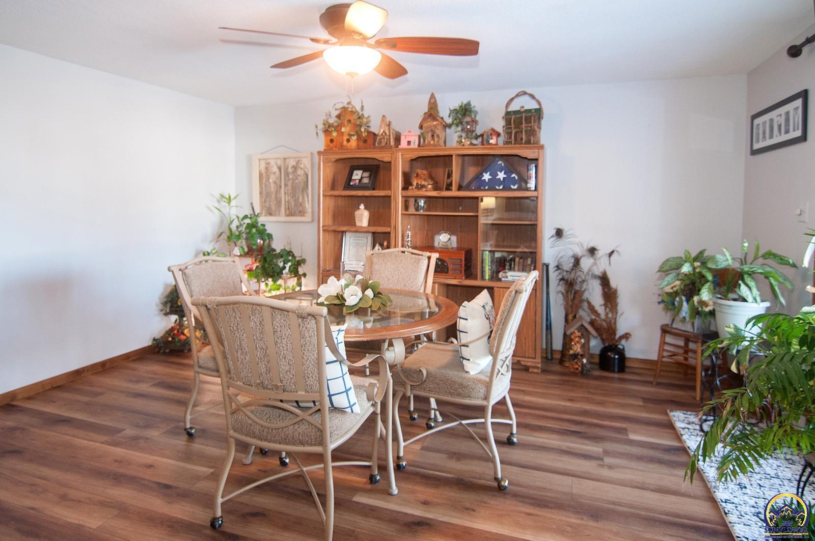 Topeka, Kansas 66614, United States, 4 Bedrooms Bedrooms, ,3 BathroomsBathrooms,Residential,Pending,16918