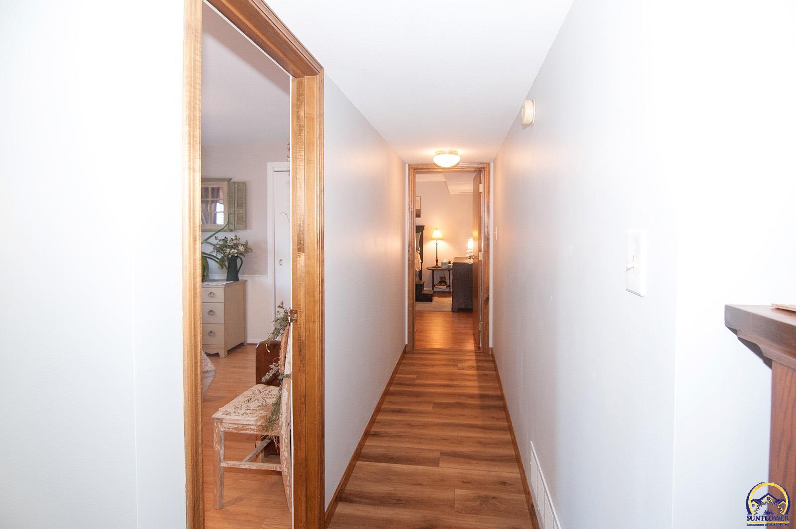 Topeka, Kansas 66614, United States, 4 Bedrooms Bedrooms, ,3 BathroomsBathrooms,Residential,Pending,16918