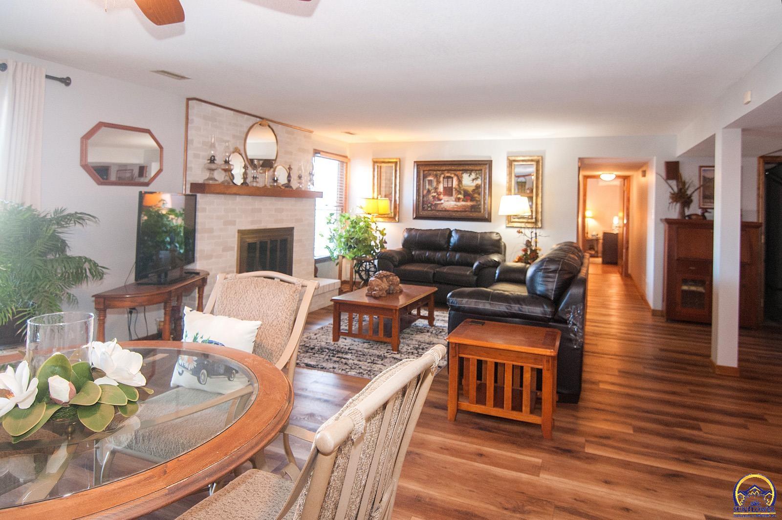 Topeka, Kansas 66614, United States, 4 Bedrooms Bedrooms, ,3 BathroomsBathrooms,Residential,Pending,16918