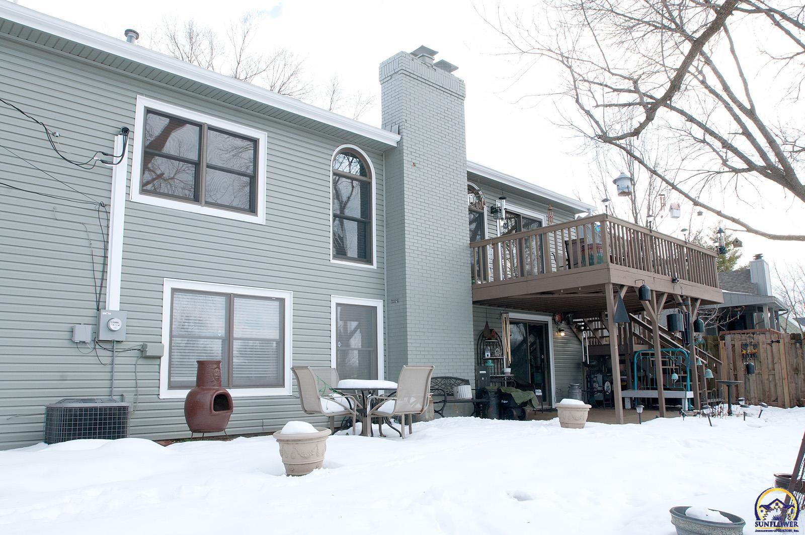 Topeka, Kansas 66614, United States, 4 Bedrooms Bedrooms, ,3 BathroomsBathrooms,Residential,Pending,16918