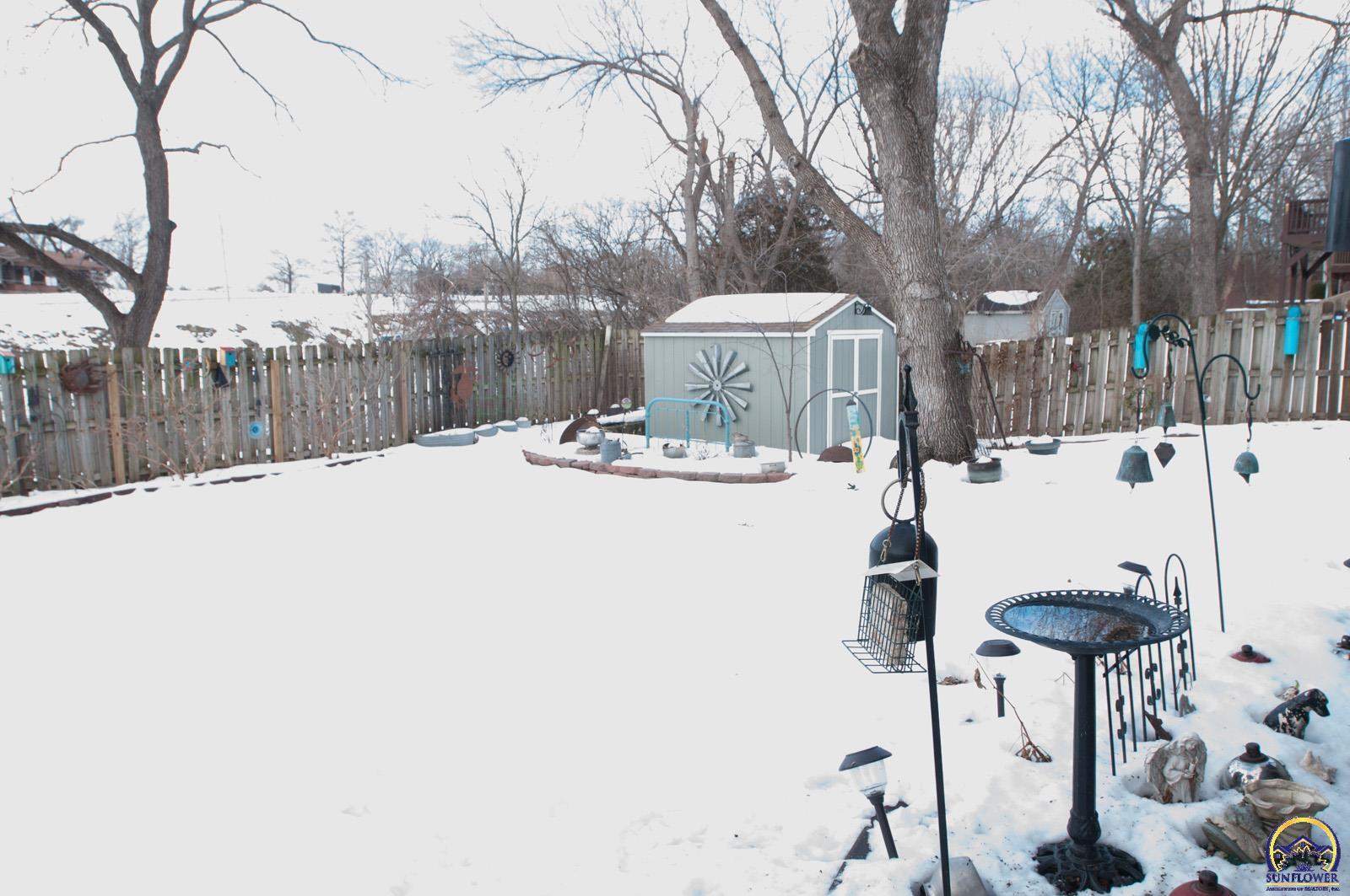 Topeka, Kansas 66614, United States, 4 Bedrooms Bedrooms, ,3 BathroomsBathrooms,Residential,Pending,16918